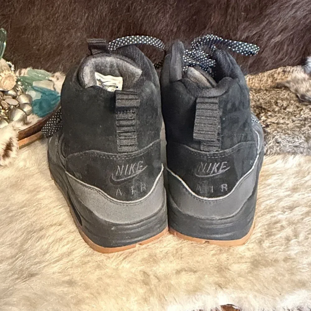 Men's Black Athletic Sneakers with Gum Sole 8.5 (BK7)